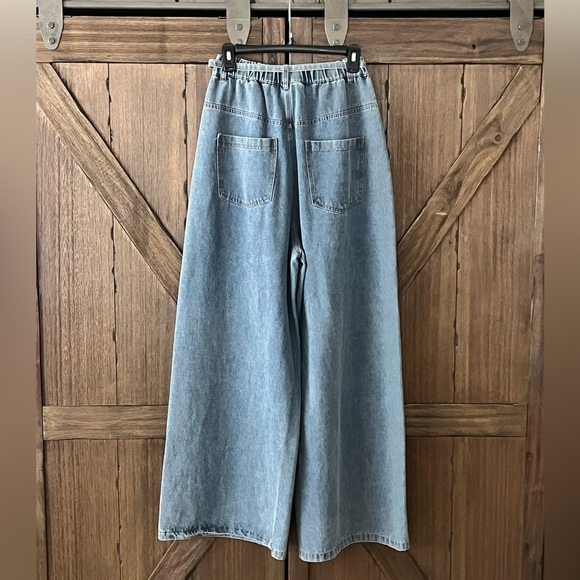 Free Market by Flying Tomato High Waist Wide Leg Denim Oversized Size Small NWT - Picture 2 of 9